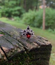 Load image into Gallery viewer, Carmilla Vampric Ring