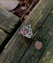 Load image into Gallery viewer, Carmilla Vampric Ring