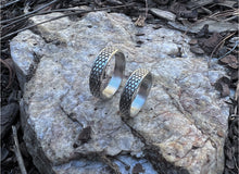 Load image into Gallery viewer, Dragon Scale Infinity Ring Band