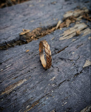 Load image into Gallery viewer, Wheat Leaf 14k Gold Ring
